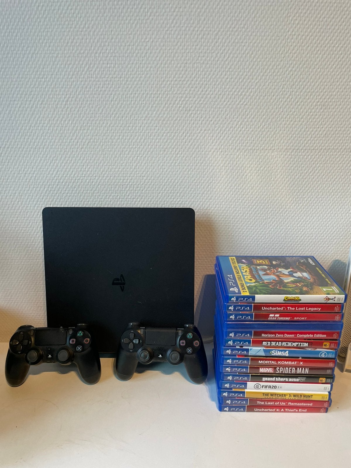 PS4 Slim + 2 Controllers + 14 Games Bundle!, Spelcomputers en Games, Ophalen, Met 2 controllers, Zo goed als nieuw, Slim