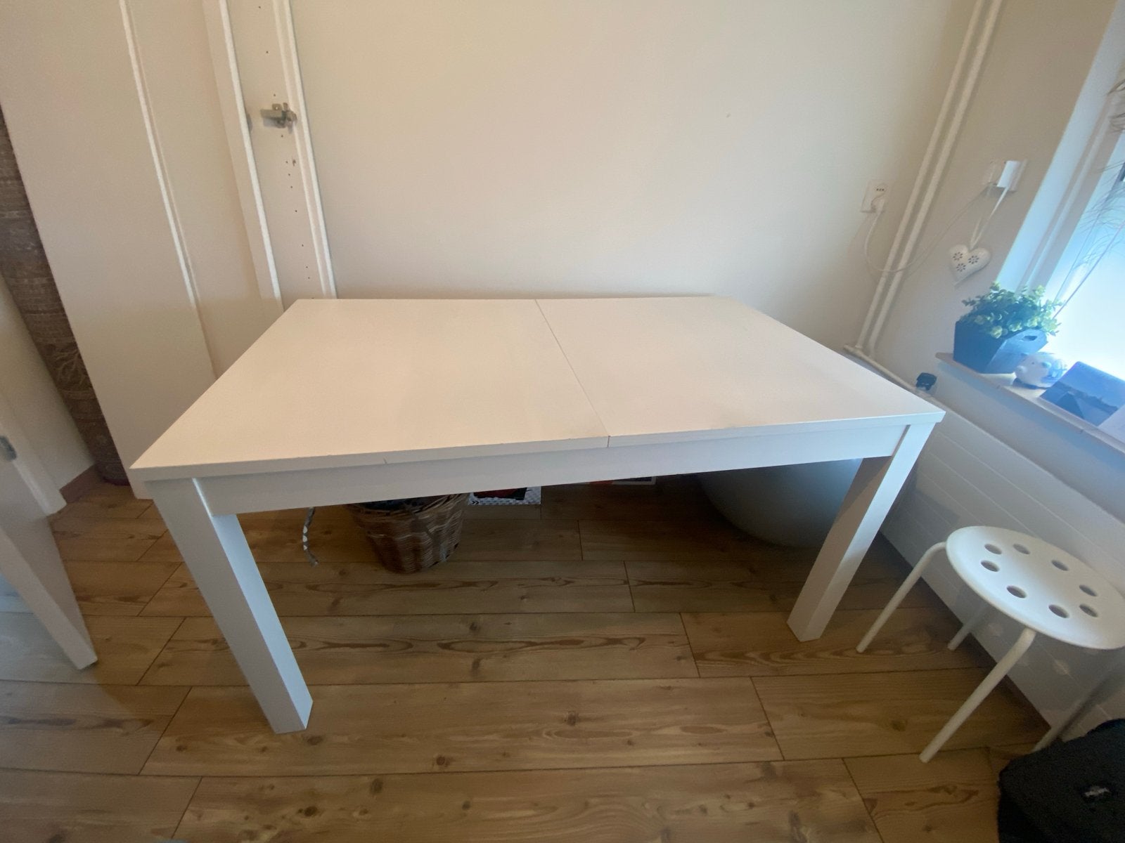 Ikea Bjursta uitschuifbare eettafel wit 140 - 220, Huis en Inrichting, Tafels | Eettafels, Ophalen, Gebruikt, 100 tot 150 cm, 50 tot 100 cm