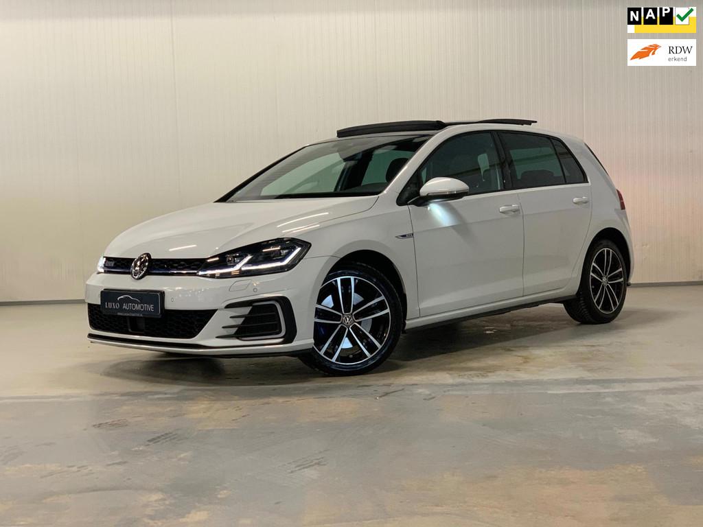 Volkswagen Golf 1.4 TSI PHEV GTE | PANO | VIRTUAL | CAMERA |, 8 kWh, Gebruikt, 4 cilinders, Wit