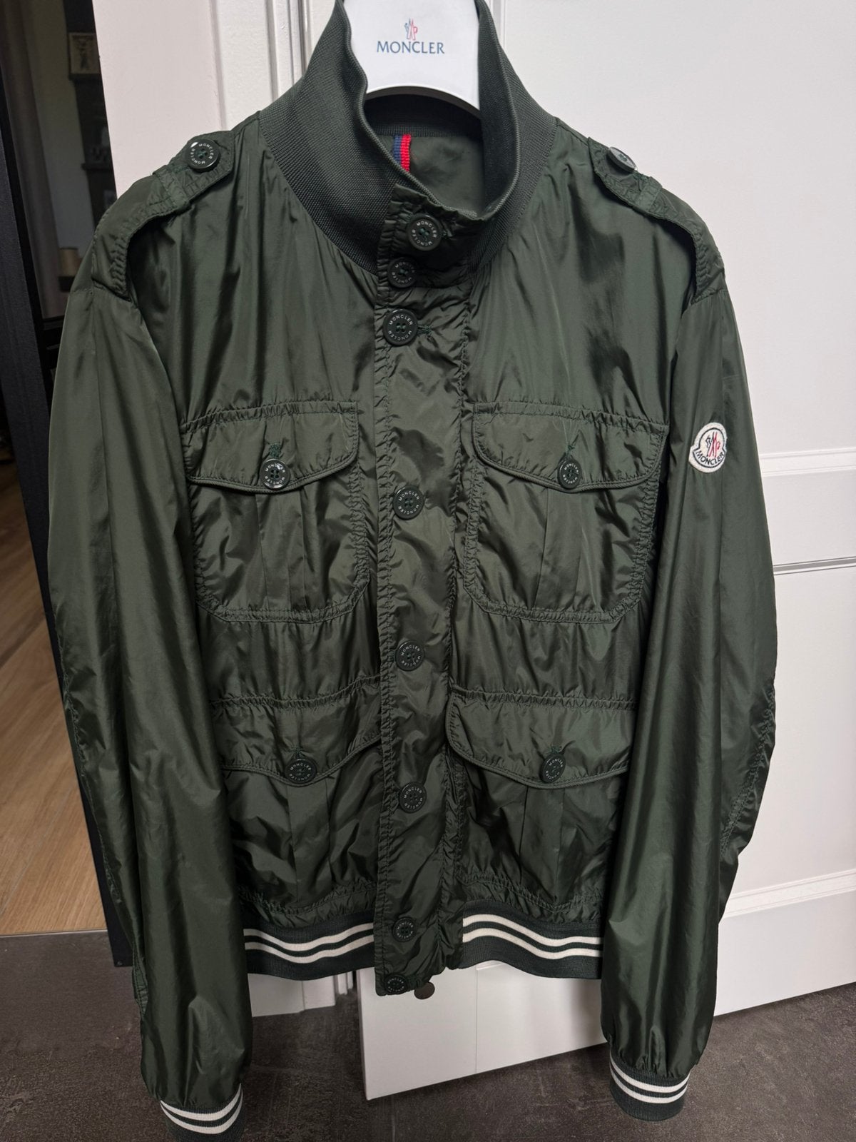 Moncler | Jas | Groen | Maat 3 (M), Kleding | Heren, Ophalen of Verzenden, Zo goed als nieuw, Maat 48/50 (M), Groen