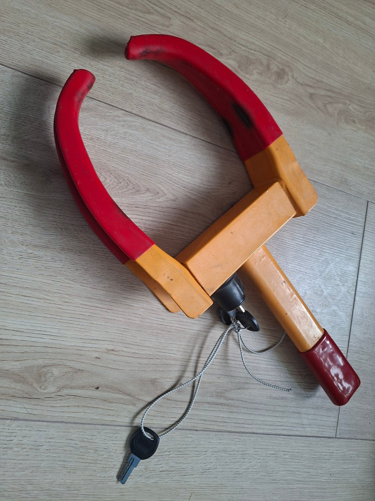 Robuuste wielklem / parkeerklem met sleutels, Ophalen, Gebruikt
