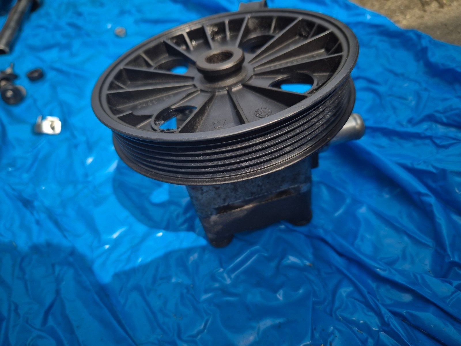 Waterpomp volvo s60 2.4. Verzending mogelijk!, Auto-onderdelen, Ophalen of Verzenden, Gebruikt, Volvo