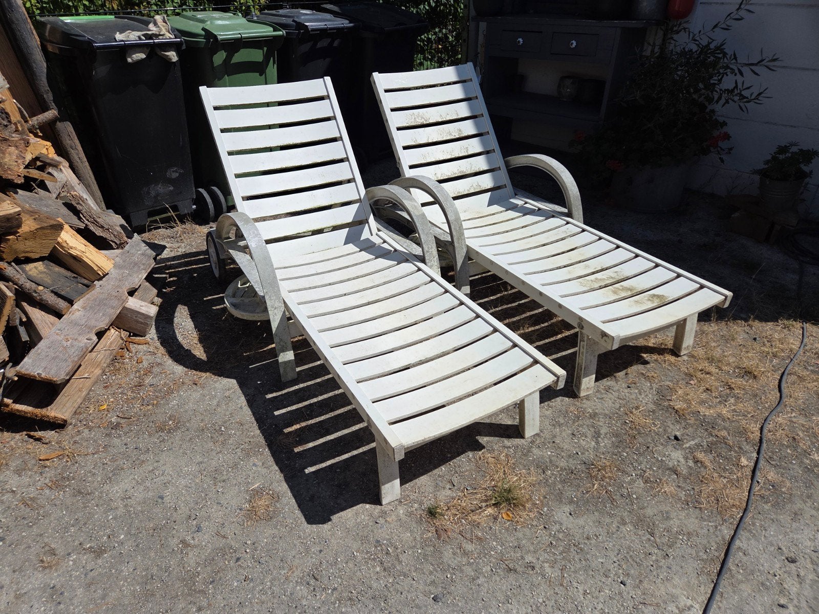Gratis 2 ligbedden, Tuin en Terras, Ophalen, Gebruikt, Kunststof, Verstelbaar