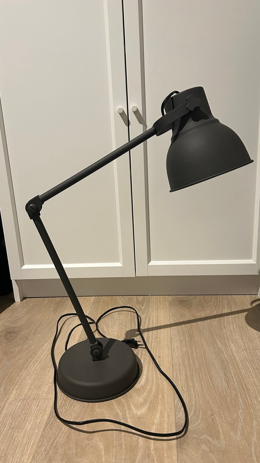 IKEA Hektar Bureaulamp - Donkergrijs, Verstelbaar, Bureaulamp, Verstelbaar, Zo goed als nieuw, Grijs