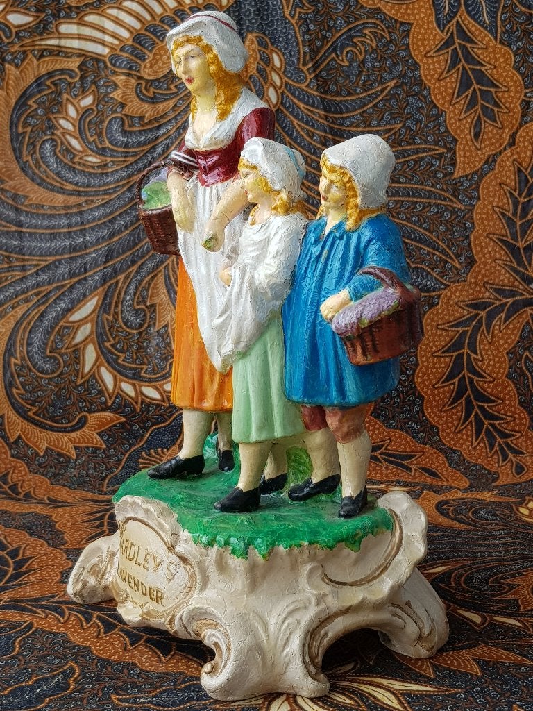 Bijzonder oud Yardley's lavender beeld uit Engeland 28,5 cm., Ophalen of Verzenden