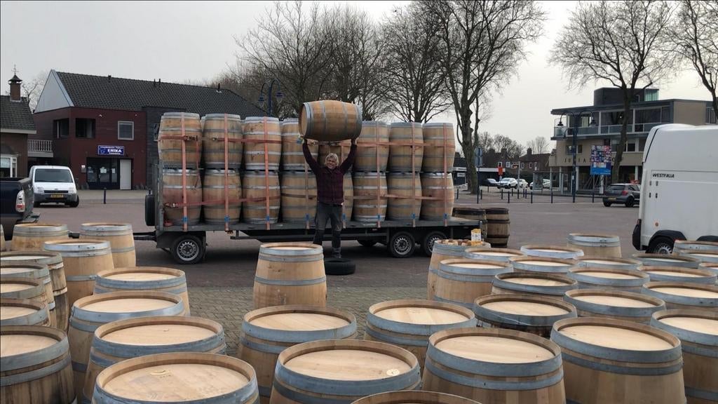 Eiken regentonnen wijnvaten bloembakken vijver waterpartij, 150 liter of meer, Ophalen, Zo goed als nieuw, Hout