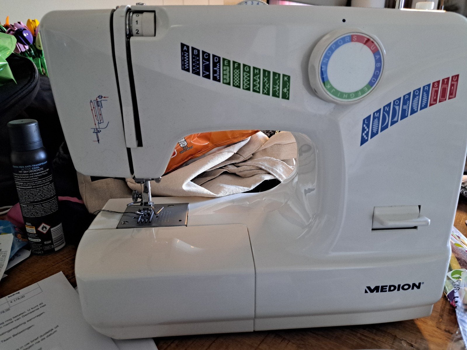 Medion MD13343 Naaimachine met toebehoren en handleiding, Ophalen of Verzenden, Zo goed als nieuw, Naaimachine, Overige merken