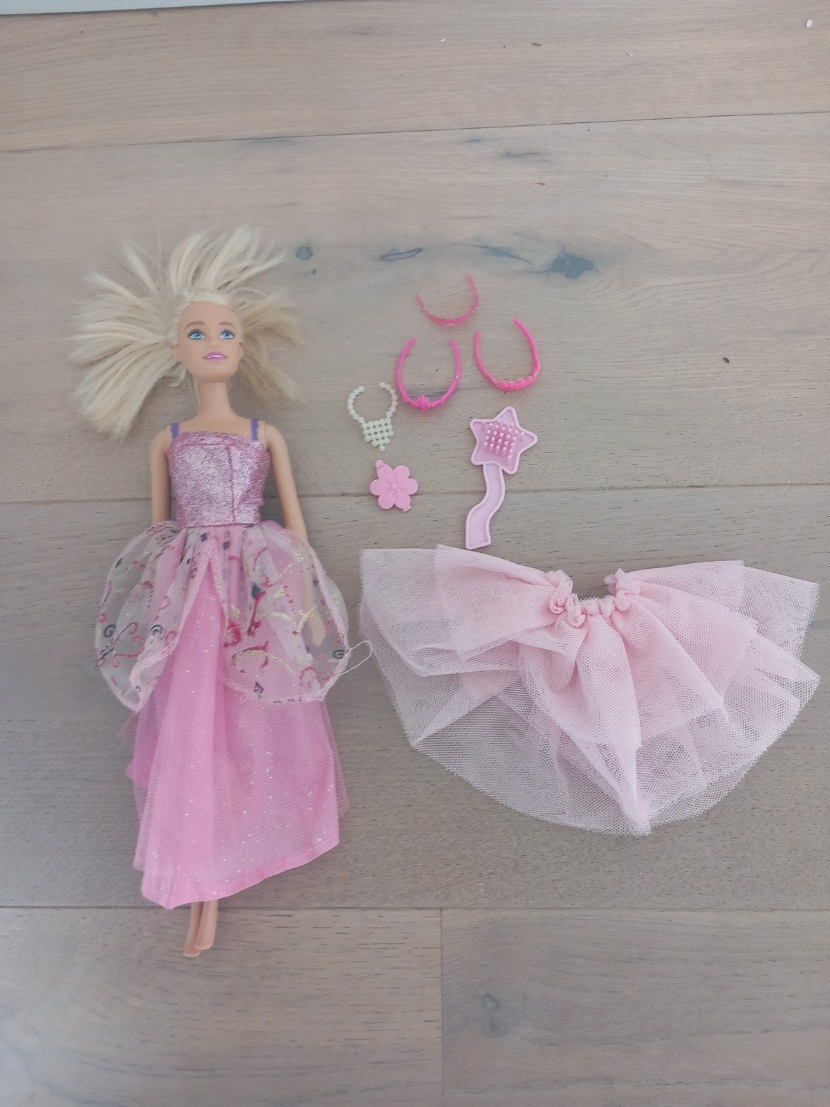 Barbie pop met roze jurk en accessoires, Kinderen en Baby's, Ophalen of Verzenden