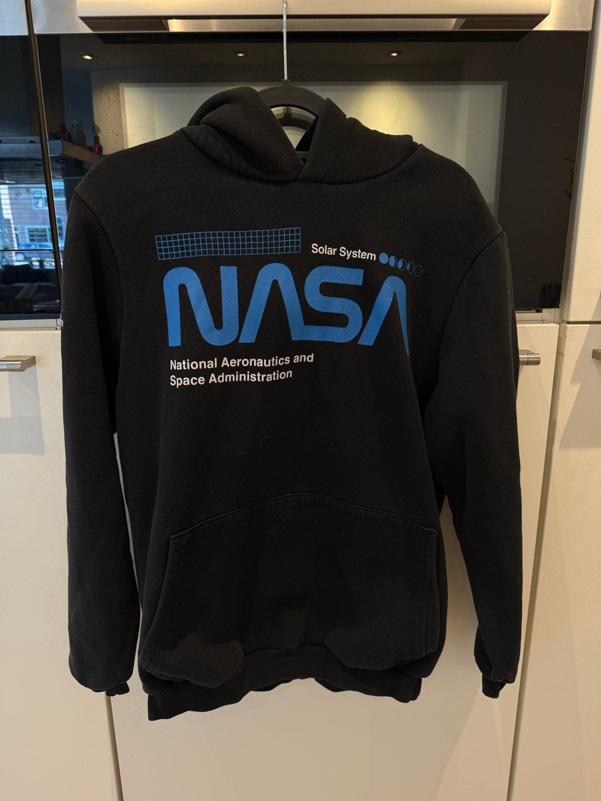 Zwarte NASA Hoodie - Smug Regular Fit, Ophalen of Verzenden, Zo goed als nieuw
