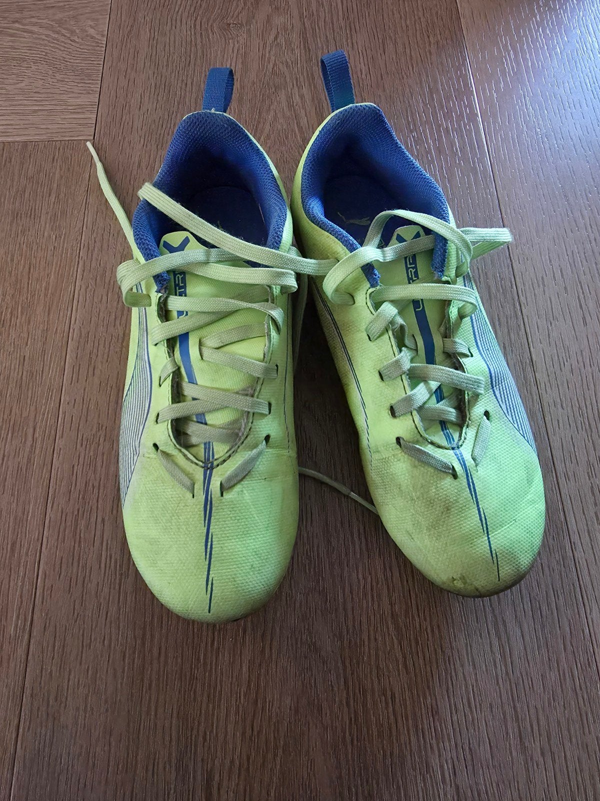 2x puma voetbalschoenen maat 33 en 34, Ophalen of Verzenden, Zo goed als nieuw, Schoenen