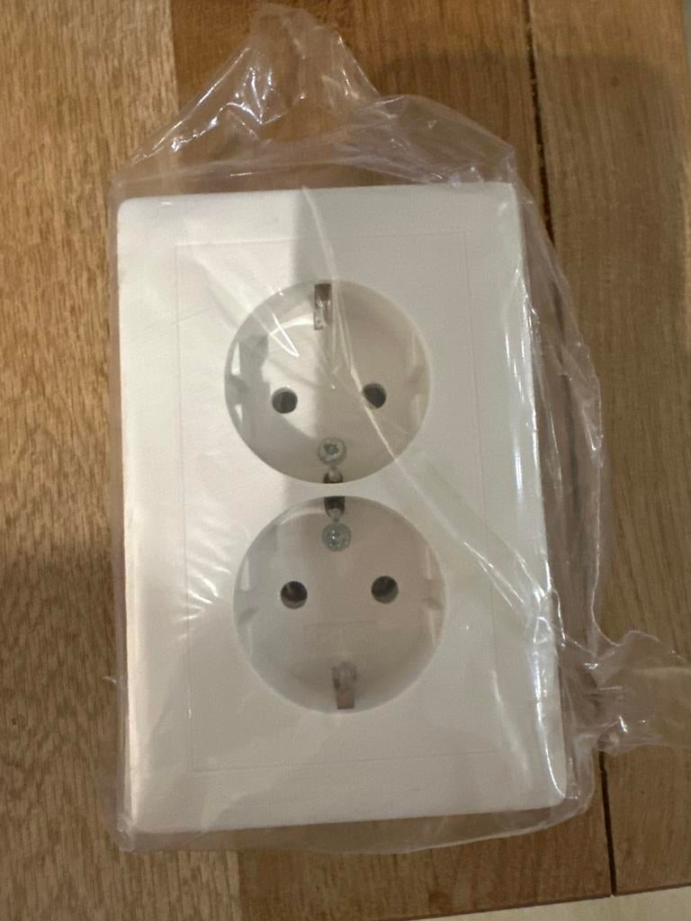 GIRA stopcontact dubbel, Ophalen of Verzenden, Nieuw, Stopcontact