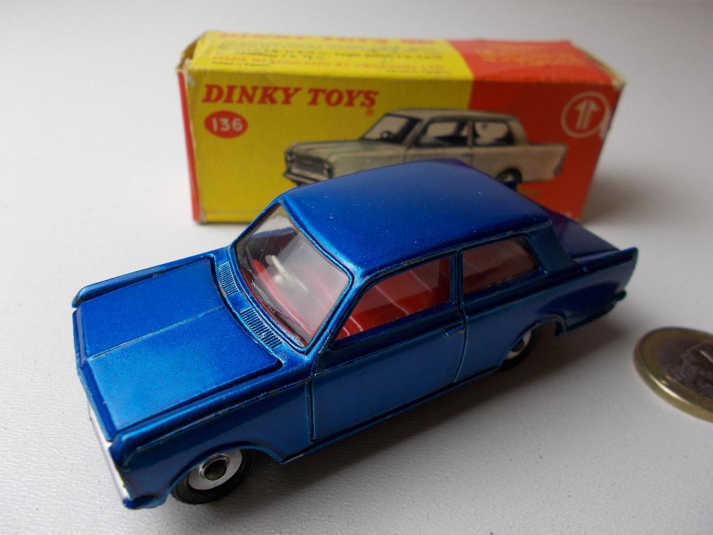 1965 Dinky Toys 136 VAUXHALL VIVA + ORIG. DOOSJE! I.z.g.st!, Ophalen of Verzenden, Zo goed als nieuw, Auto, Dinky Toys