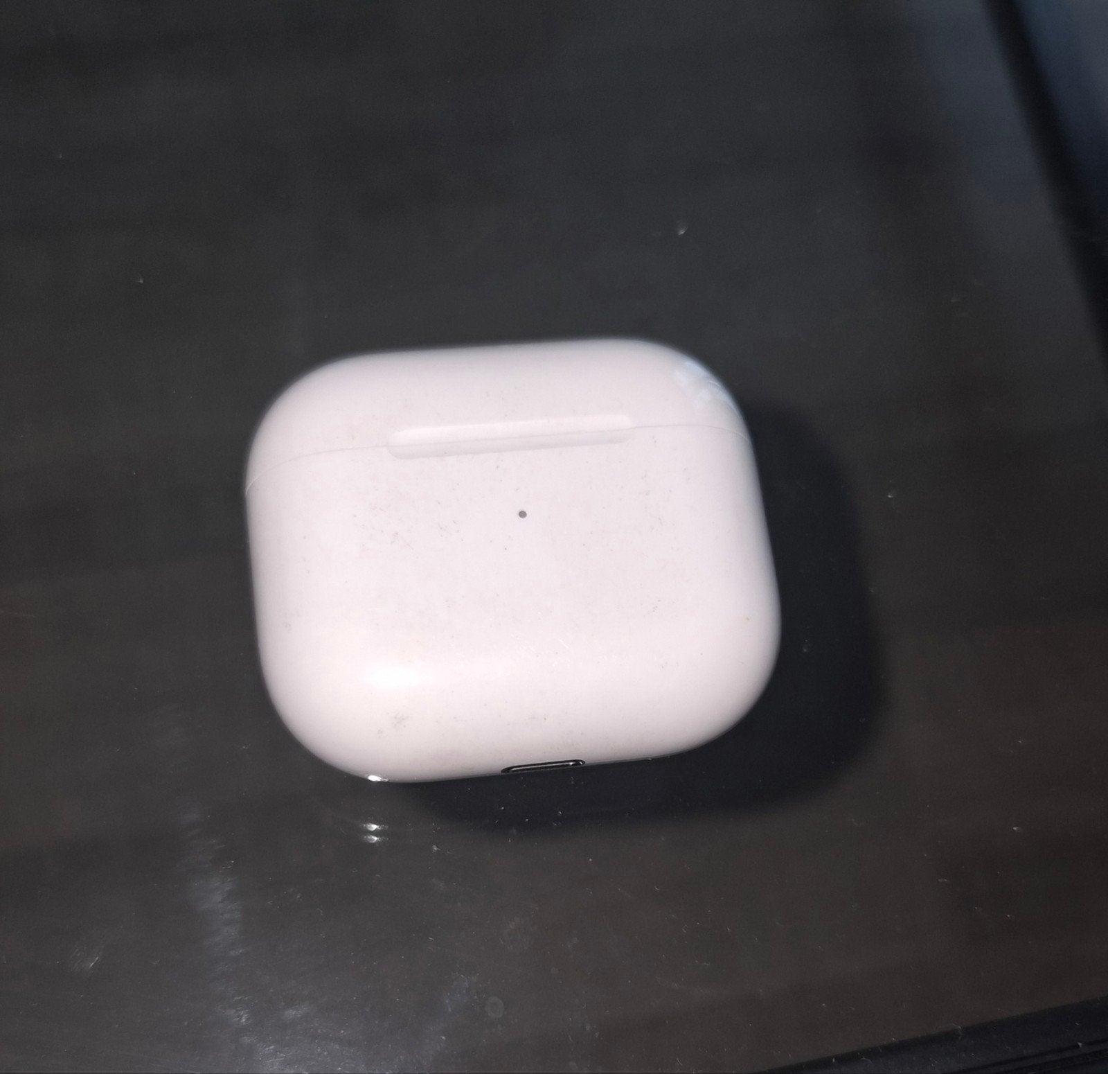 Apple Airpods 3 case(zonder oortjes), Gebruikt, Verzenden, Draadloos opladen, Apple