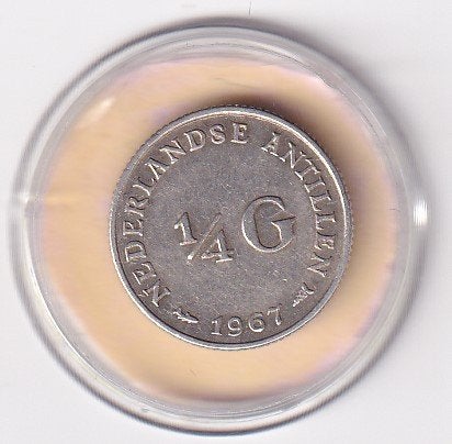 Nederlandse Antillen 1/4 Gulden 1967 met tikje, Postzegels en Munten, Munten | Nederland, Koningin Juliana, Verzenden, Zilver