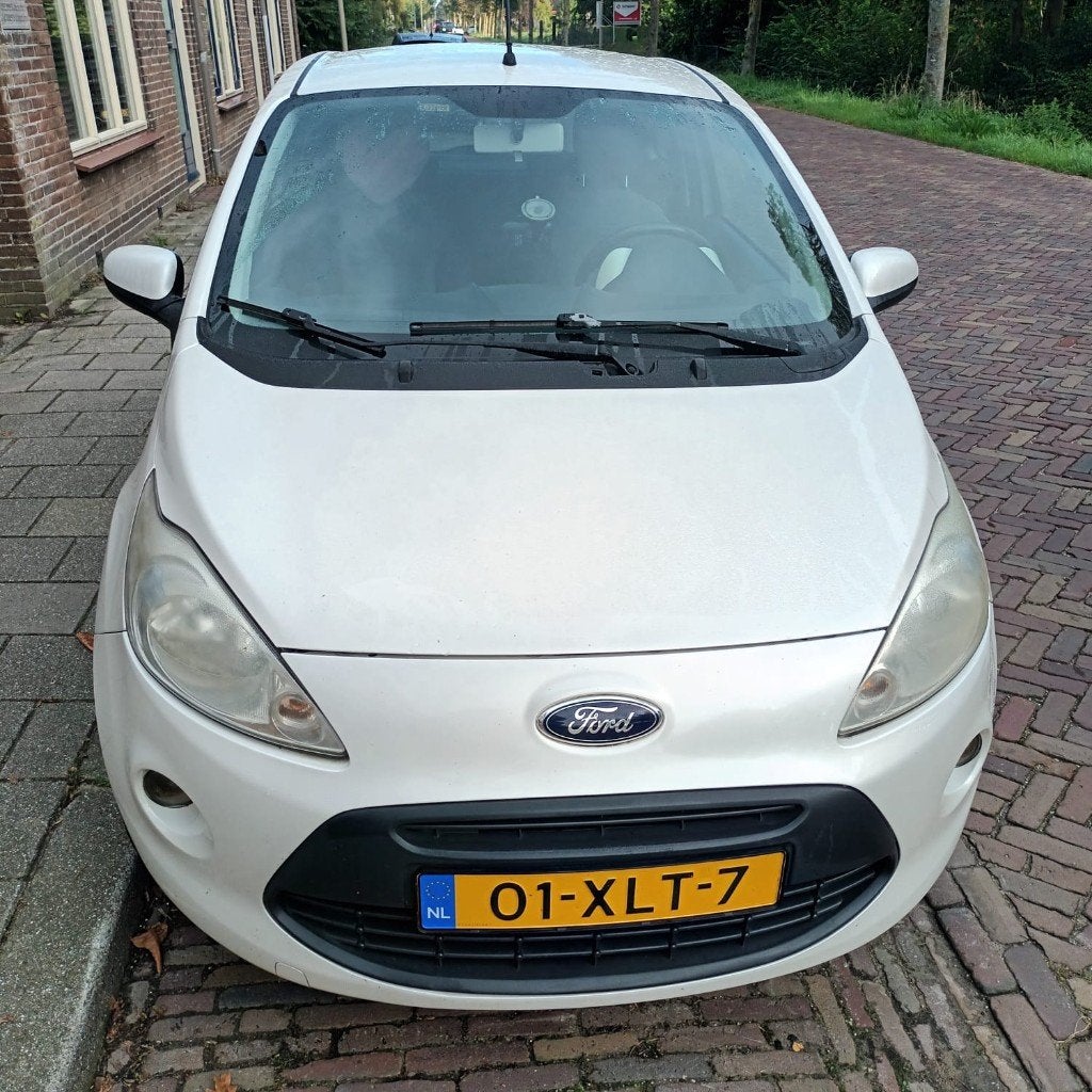 Ford Ka 1.2 69pk 2012 Wit, Auto's, Voorwielaandrijving, Dealer onderhouden, Stof, 1242 cc