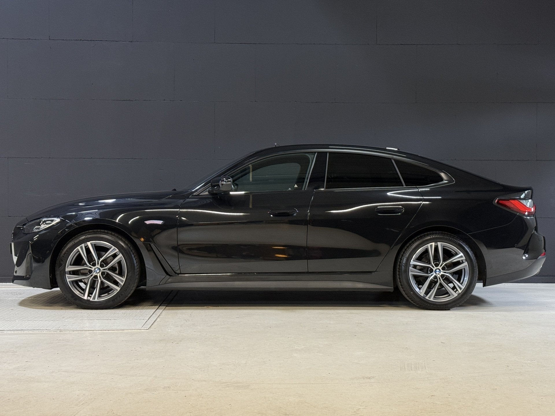 BMW 4 Serie Gran Coupé 420i 184PK | Model 2022 | Schuifdak, Auto's, Automaat, 1998 cc, Gebruikt, Leder en Stof