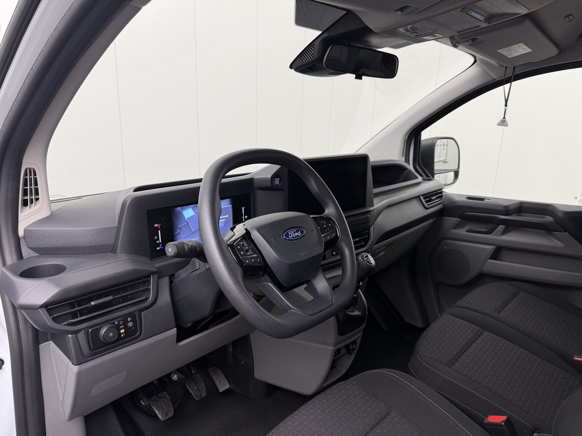 Ford Transit Custom 2.0TDCi 136PK Business | Digital Cockpit, Voorwielaandrijving, Gebruikt, Wit, 14 km/l