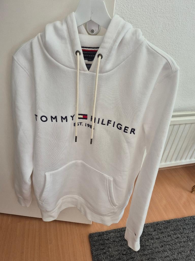 Tommy Hilfiger trui, Kleding | Dames, Maat 38/40 (M), Wit, Ophalen of Verzenden, Zo goed als nieuw