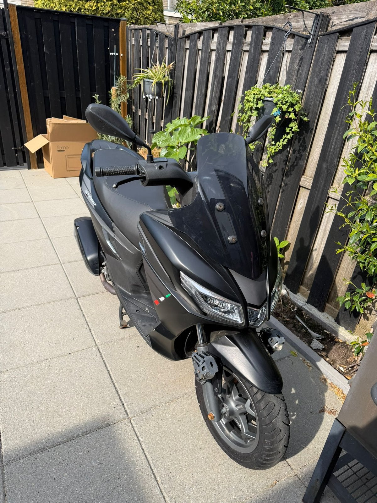 Aprilia scooter, Fietsen en Brommers, Scooters | Overige merken, Ophalen, Zo goed als nieuw, Benzine