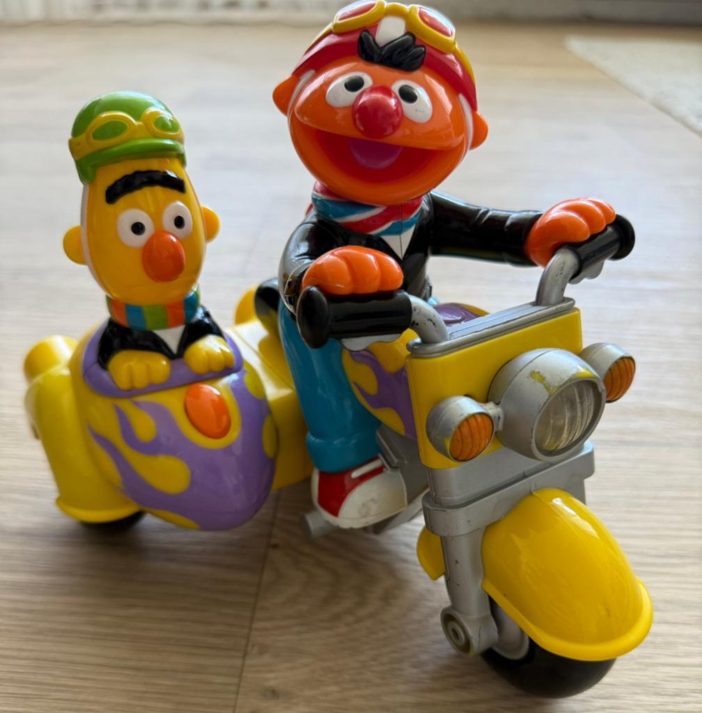 Bert en Ernie motor speelgoed vintage, Ophalen of Verzenden, Gebruikt