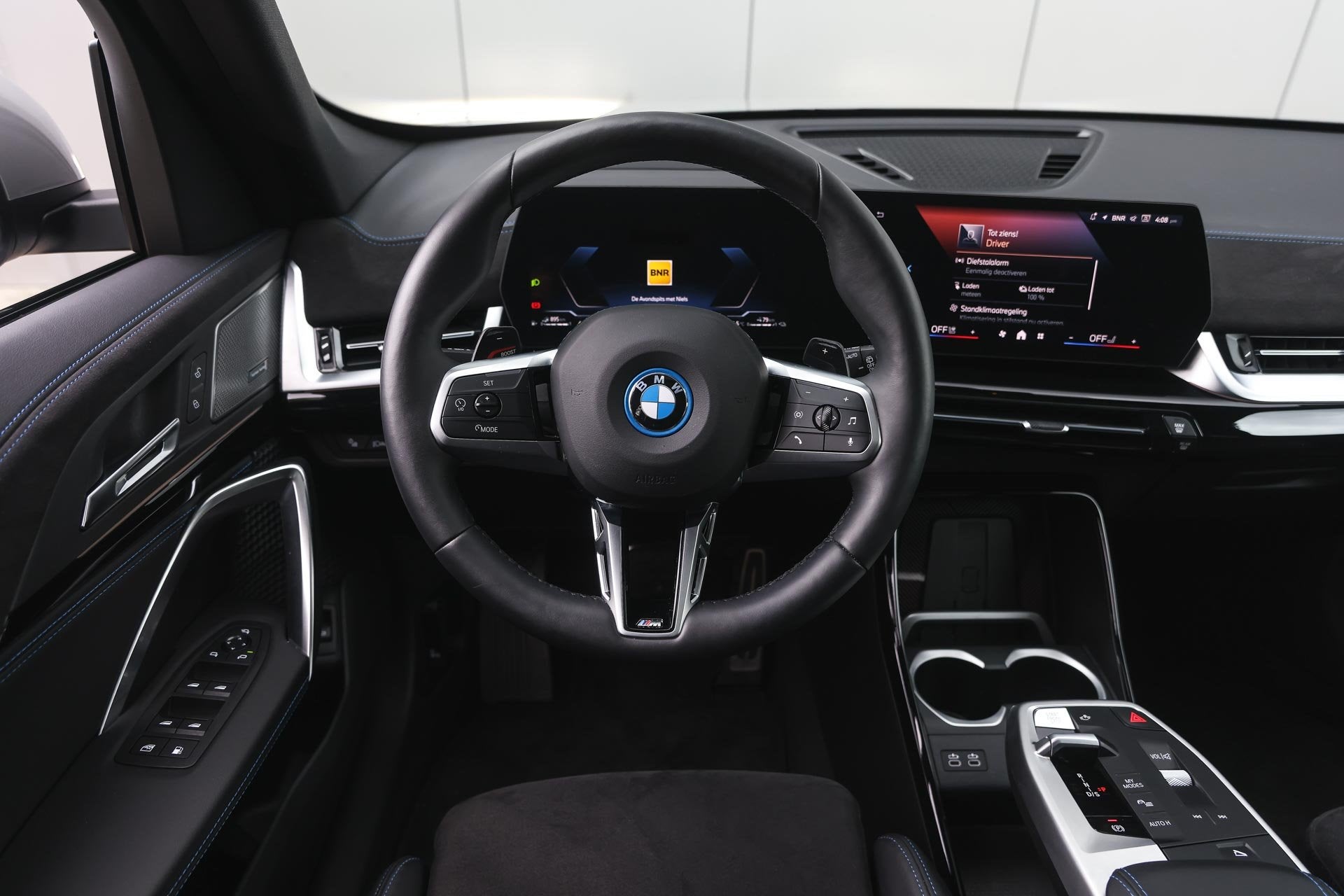 BMW X1 xDrive25e M Sport Automaat / Panoramadak / Trekhaak /, Gebruikt, Bedrijf, Hybride Elektrisch/Benzine, 3 cilinders