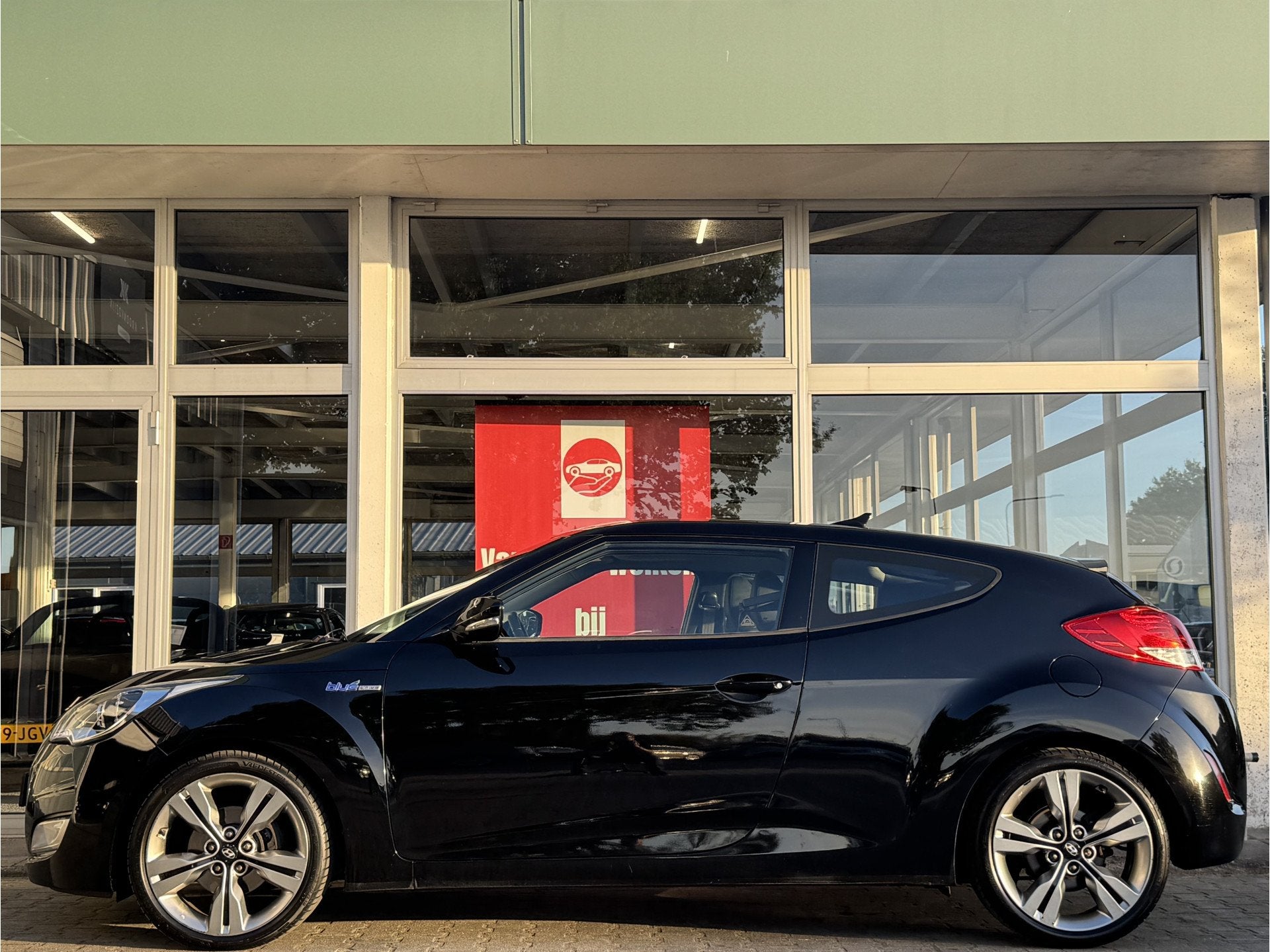 Hyundai Veloster 1.6 GDI I-VISION | NL-AUTO! | PANODAK!, Auto's, Voorwielaandrijving, Gebruikt, 4 cilinders, 4 stoelen