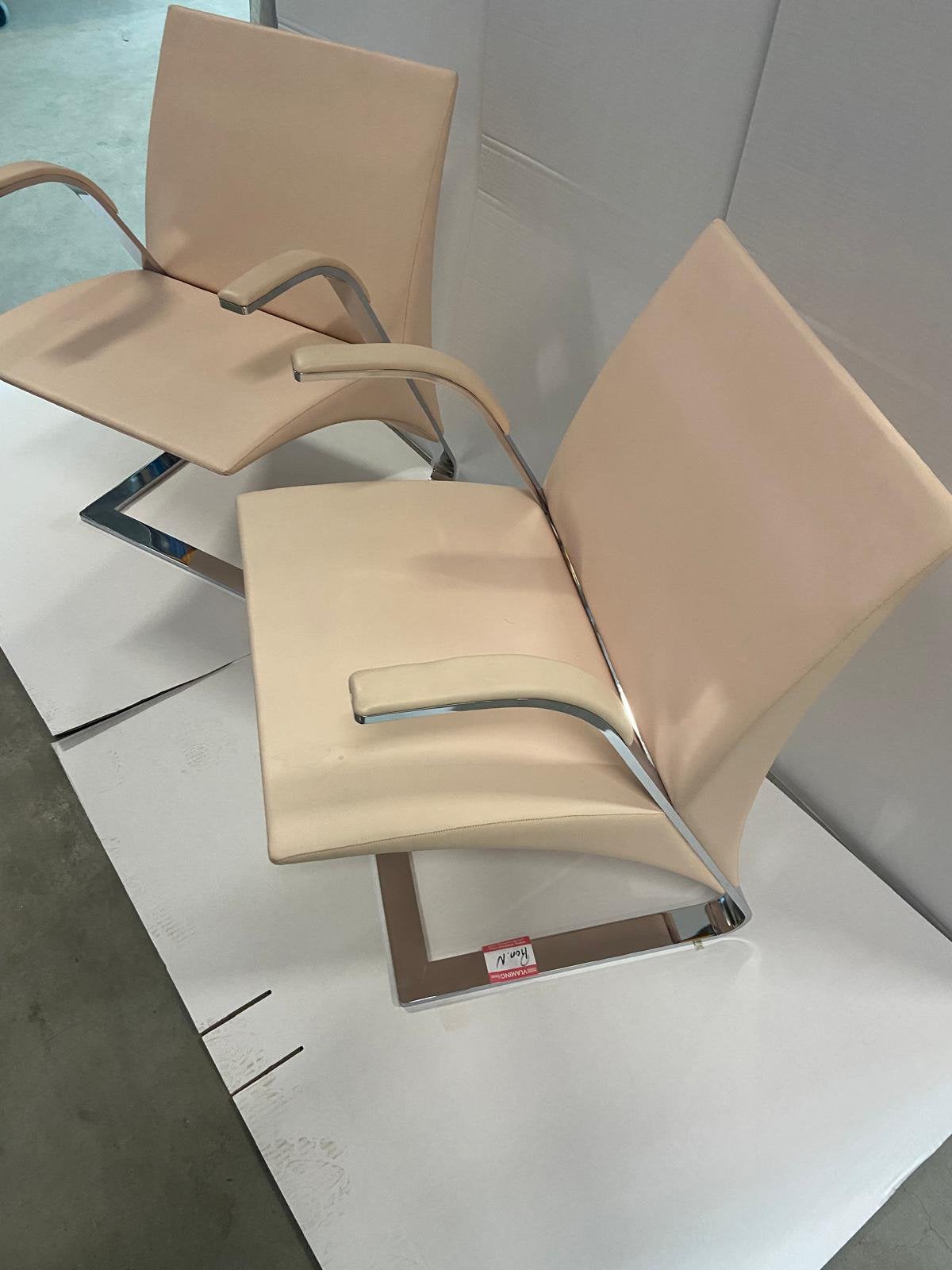 2x Ravello fauteuil  Poltrona Frau, Ricardo Antonio,, Ophalen of Verzenden, Zo goed als nieuw, 50 tot 75 cm, Leer