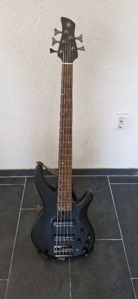 Yamaha TRBX505 5-snarige elektrische basgitaar, Ophalen, Zo goed als nieuw, Elektrisch, 5-snarig