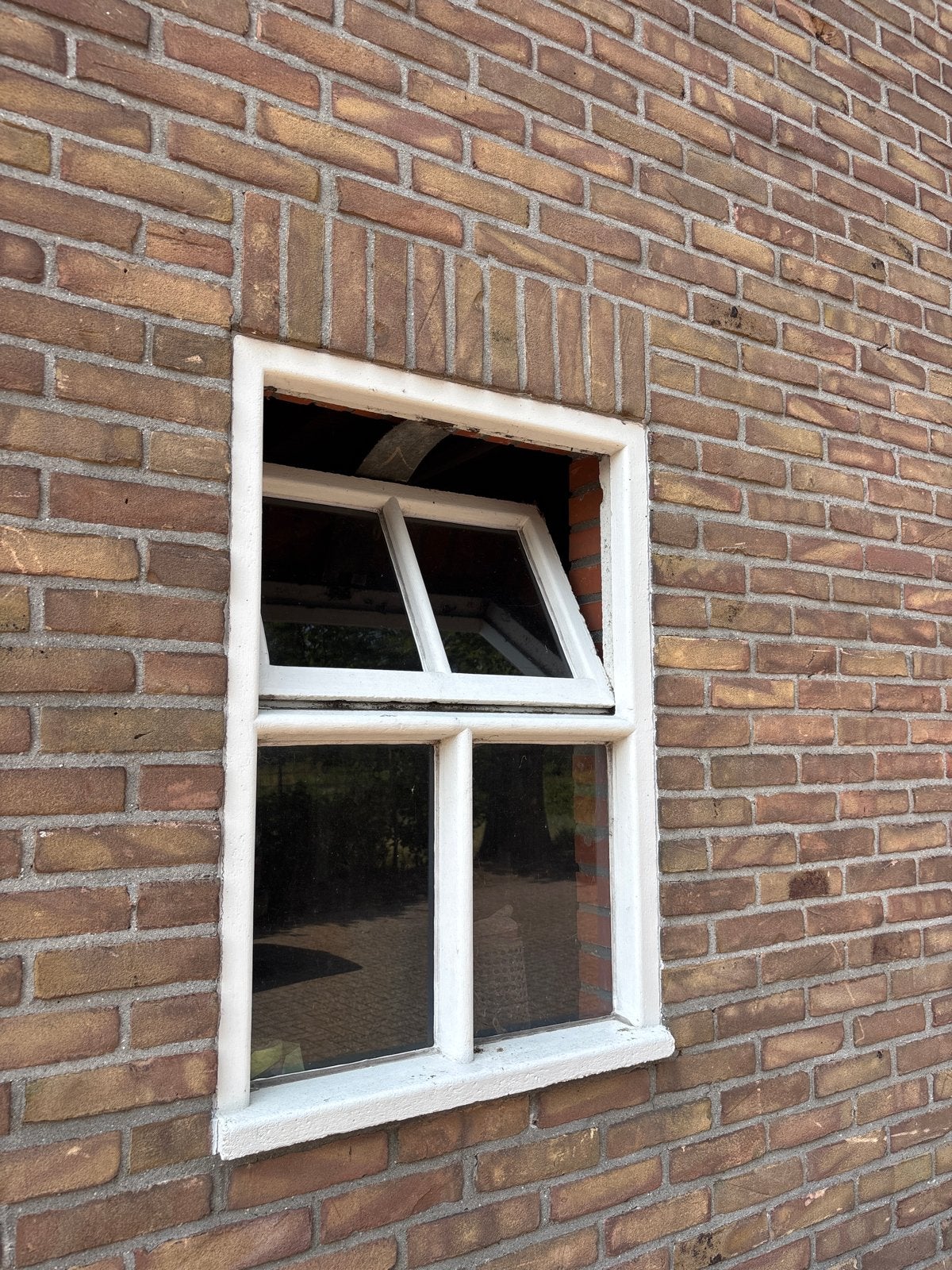Gezocht: Betonnen stalraam met klapraam (70x100 cm), Doe-het-zelf en Verbouw, Glas en Ramen, Gevelraam of Ruit, Gebruikt, Minder dan 80 cm
