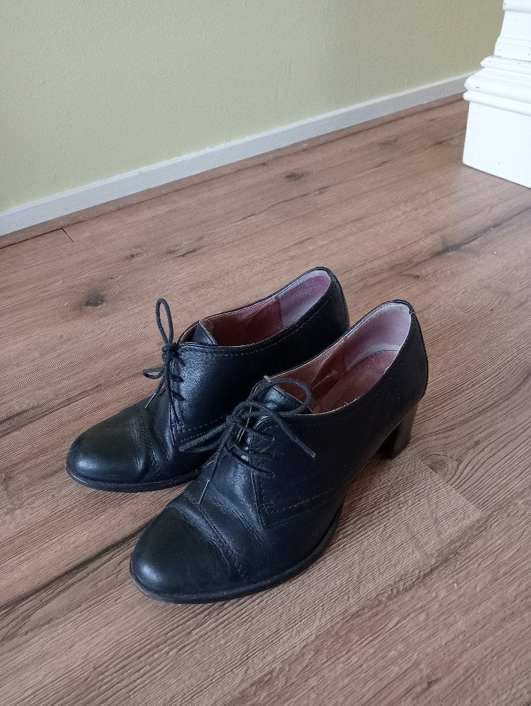 Zwart hakken met veter maat 37 - Salamander France, Zwart, Ophalen of Verzenden, Zo goed als nieuw, Schoenen met hoge hakken
