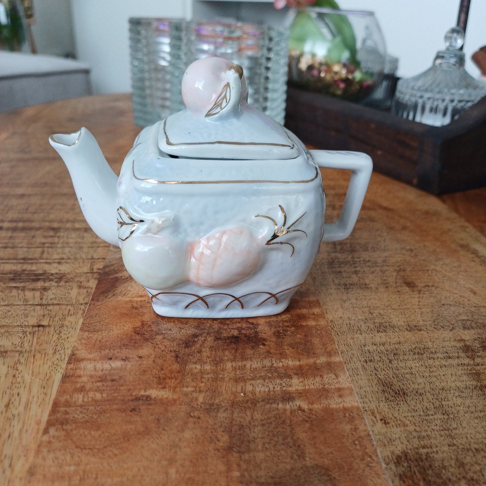Prachtige Vintage Keramische Theepot met Fruitreliëf., Antiek en Kunst, Ophalen of Verzenden