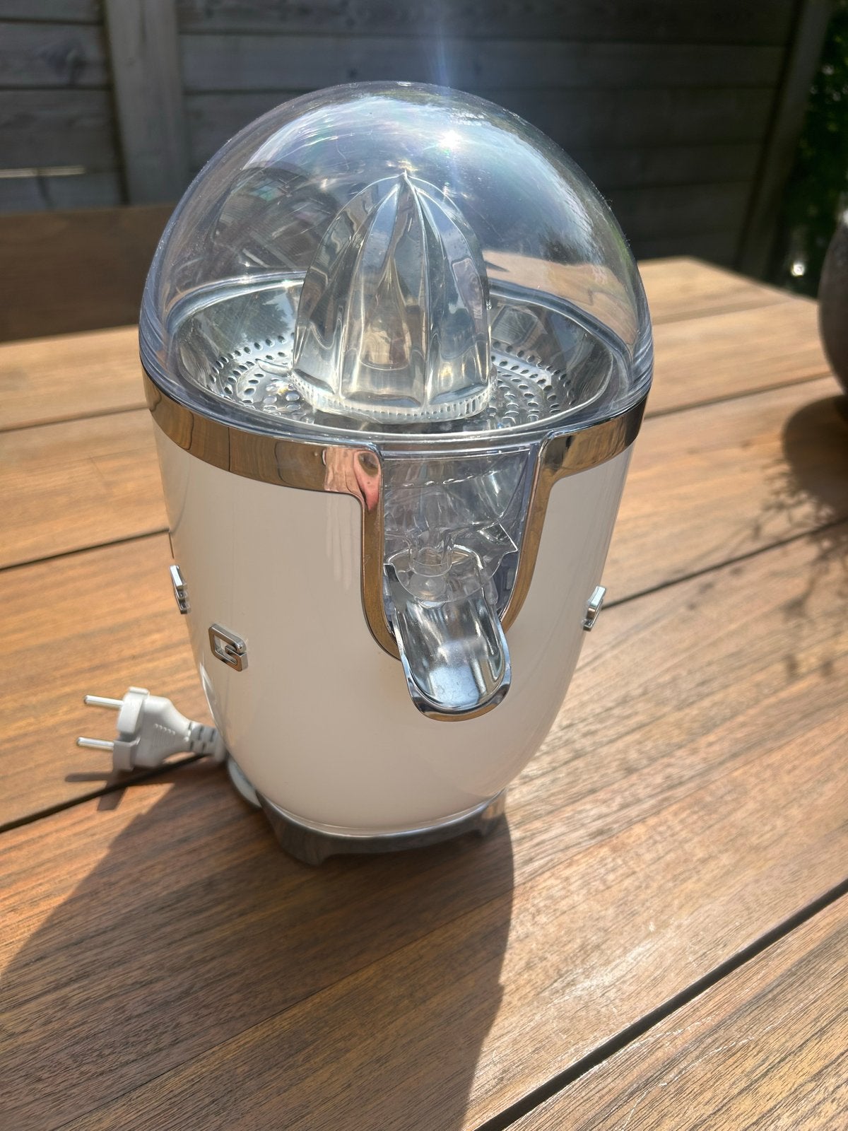 Nieuwe Smeg CJF11WHEU Citruspers - Wit - Met garantie, Witgoed en Apparatuur, Ophalen of Verzenden, Nieuw