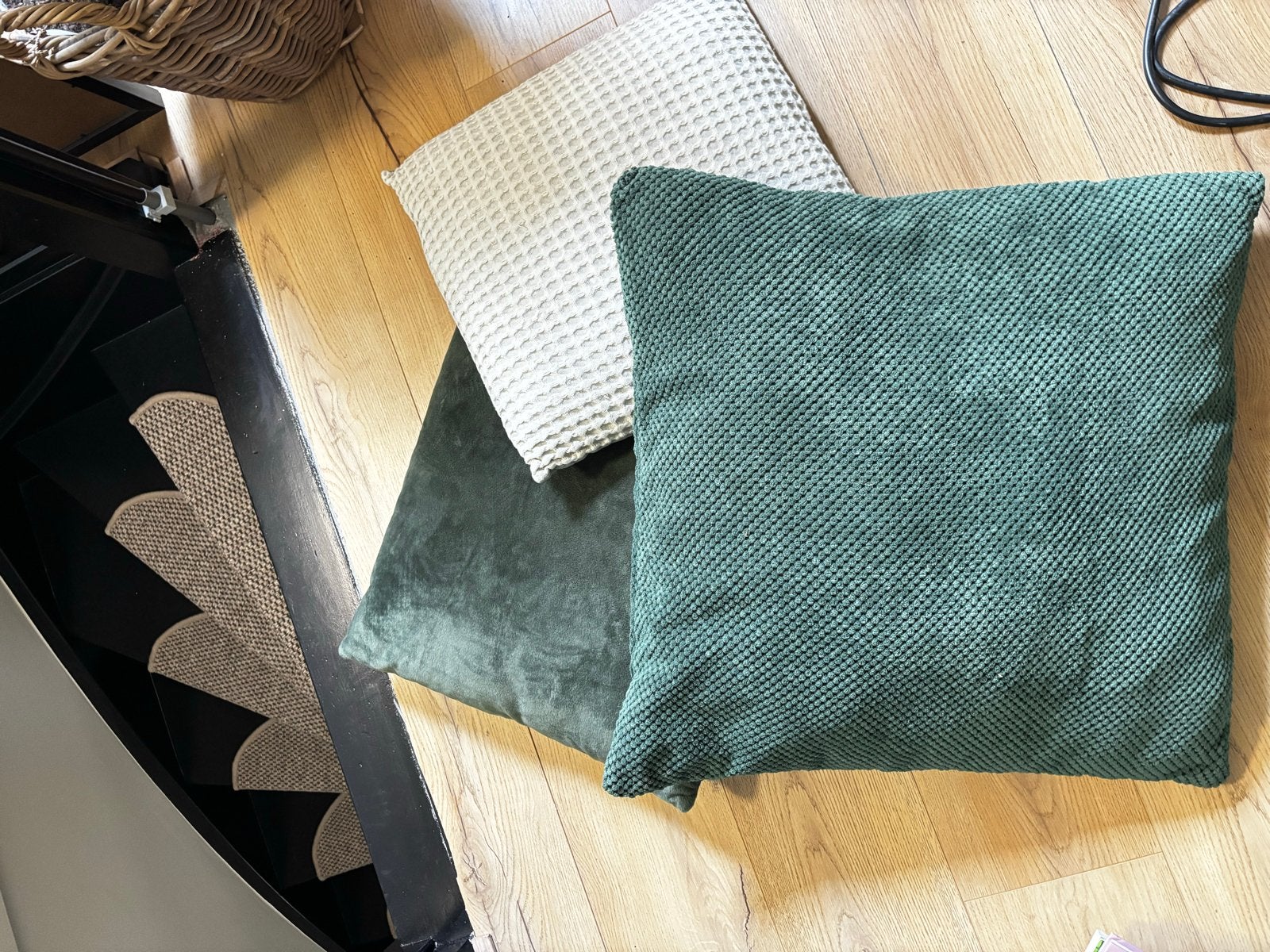 Groene kussens: 2 stuks, 45x45 en 55x55cm, Gebruikt, Vierkant, Ophalen of Verzenden, Sierkussen