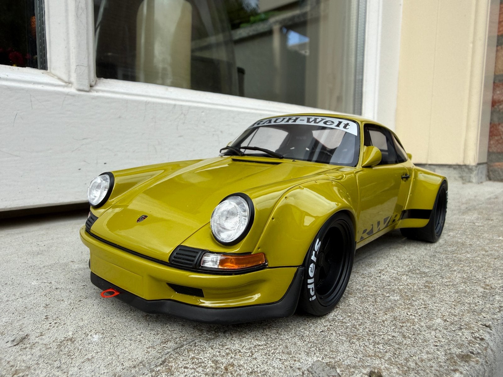 1:18 Porsche 911 930 RWB Ducktail Kaki 1973 GT Spirit GT120, Hobby en Vrije tijd, Modelauto's | 1:18, Overige merken, Info@gts-models.com