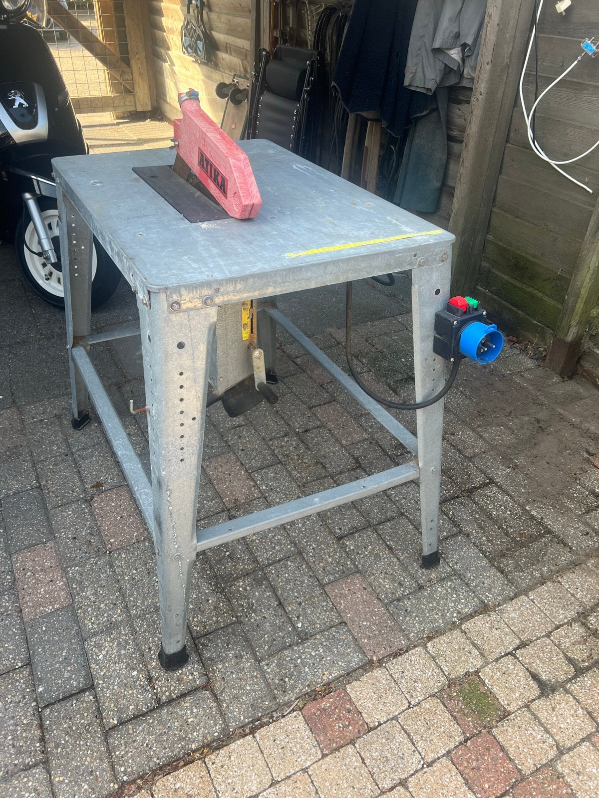 Zaagtafel Atika met nieuw zaagblad, Ophalen of Verzenden, Gebruikt, Cirkelzaag