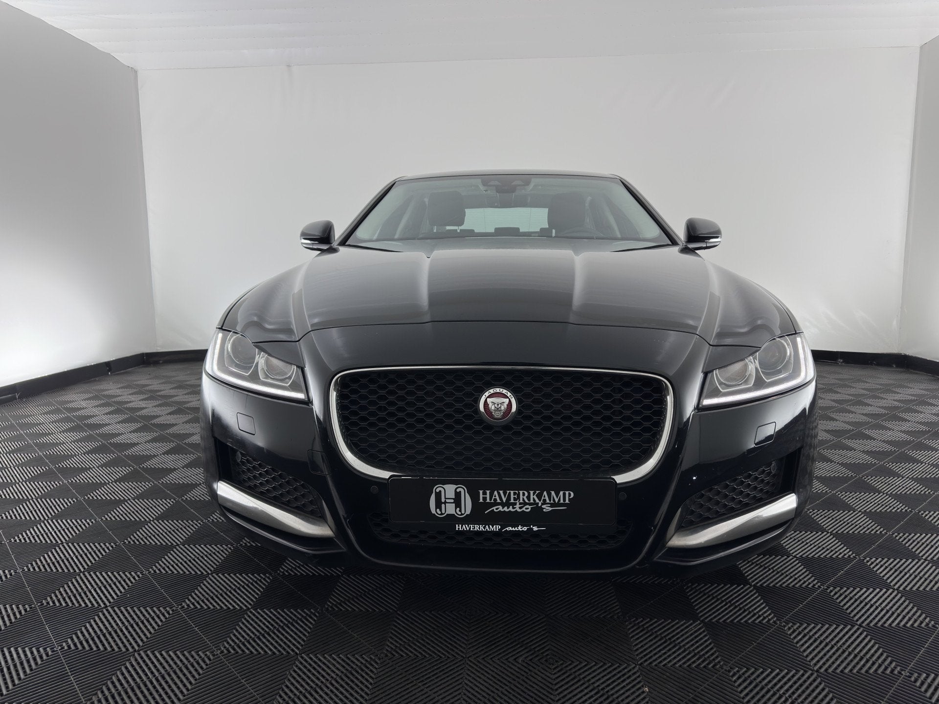 Jaguar XF 2.0d Prestige Aut.*LEATHER | BI-XENON | JAGUAR-AUD, Automaat, Dealer onderhouden, Achterwielaandrijving, Gebruikt