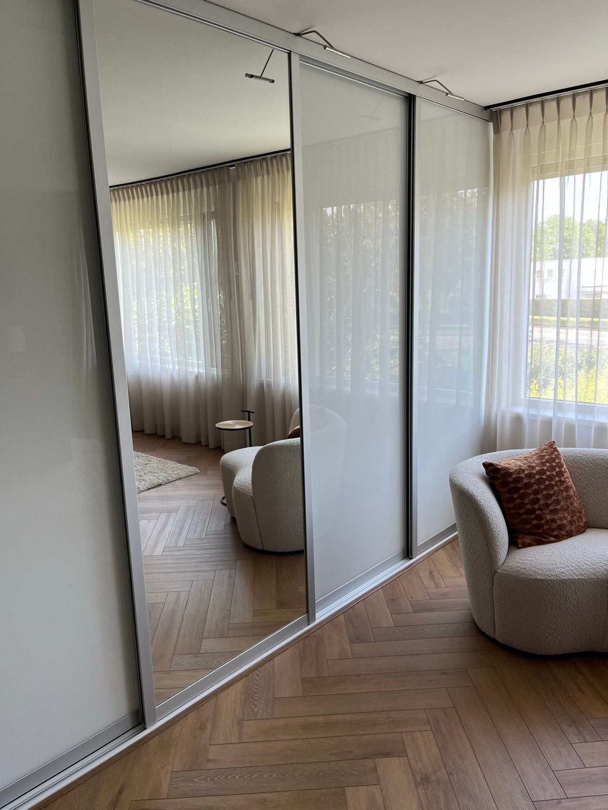 Bruynzeel Schuifdeuren: 4x Glas, 1x Spiegel, Softclosing, Ophalen, Gebruikt, 200 cm of meer, Glas