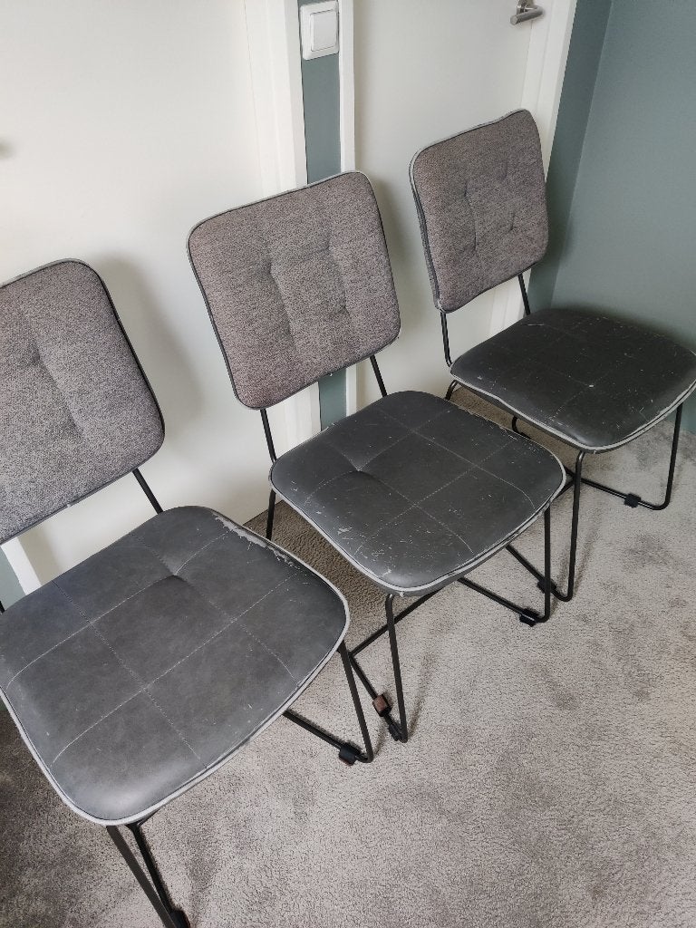 Eetkamer stoelen gratis af te halen, Huis en Inrichting, Stoelen, Ophalen, Gebruikt, Grijs, Drie