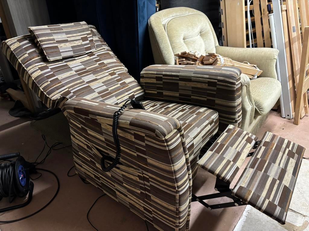 Elektrische relax fauteuil - 65x80x45H, 1025xe, Ophalen of Verzenden, Zo goed als nieuw, Re