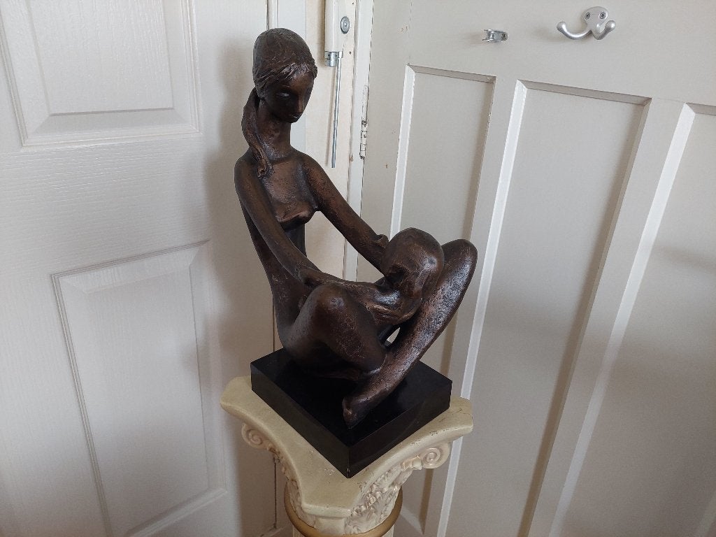 Moeder met kind / Austin prod. inc. / 1970 / 52 cm. hoog, Antiek en Kunst, Kunst | Beelden en Houtsnijwerken, Handgemaakt, Overige materialen