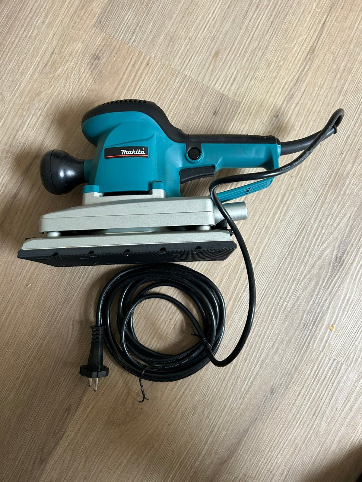 Makita vlakschuurmachine, Ophalen of Verzenden, Nieuw, Minder dan 600 watt, Vlakschuurmachine