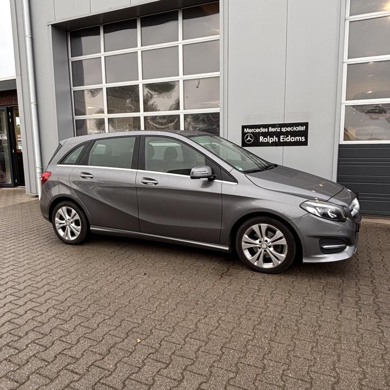 Mercedes-Benz B-Klasse 180 Ambition (bj 2016, automaat), Automaat, Lichtsensor, Gebruikt, 4 cilinders