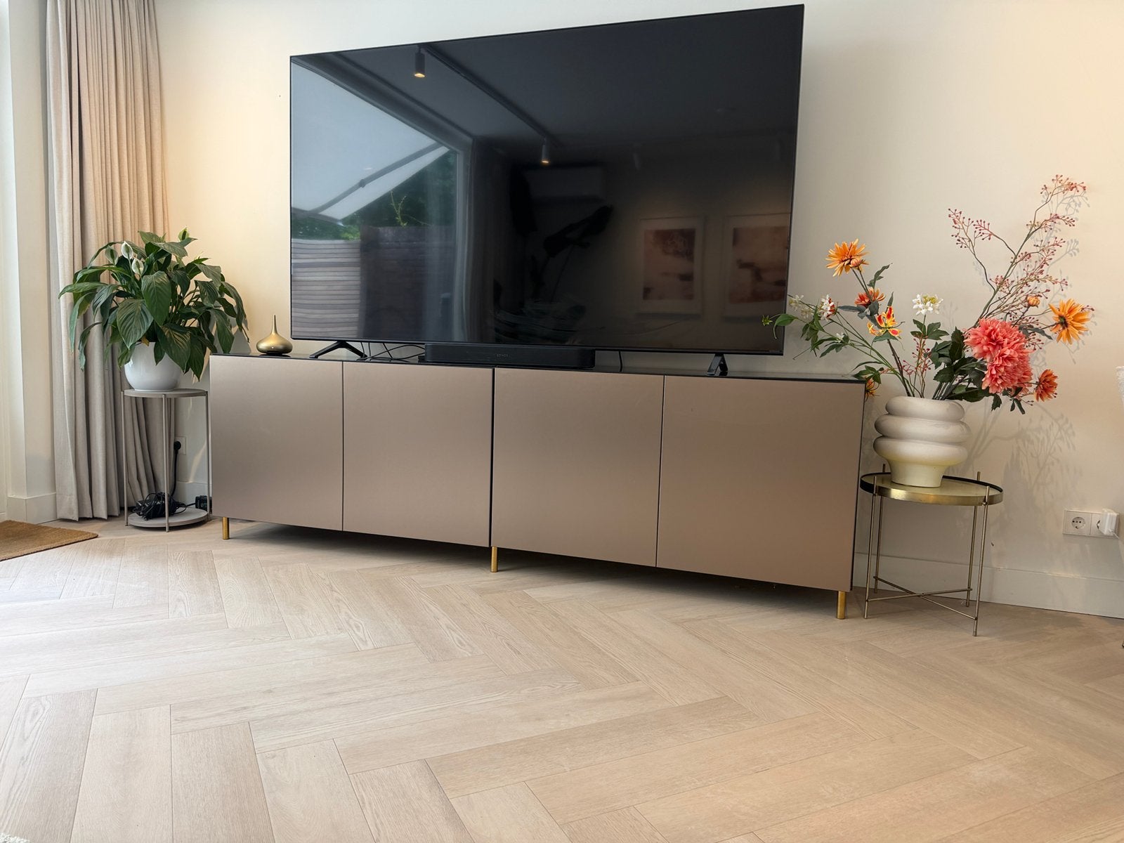 IKEA BESTÅ TV-meubel 240 cm bronze deuren, Ophalen, Gebruikt, Glas, 200 cm of meer