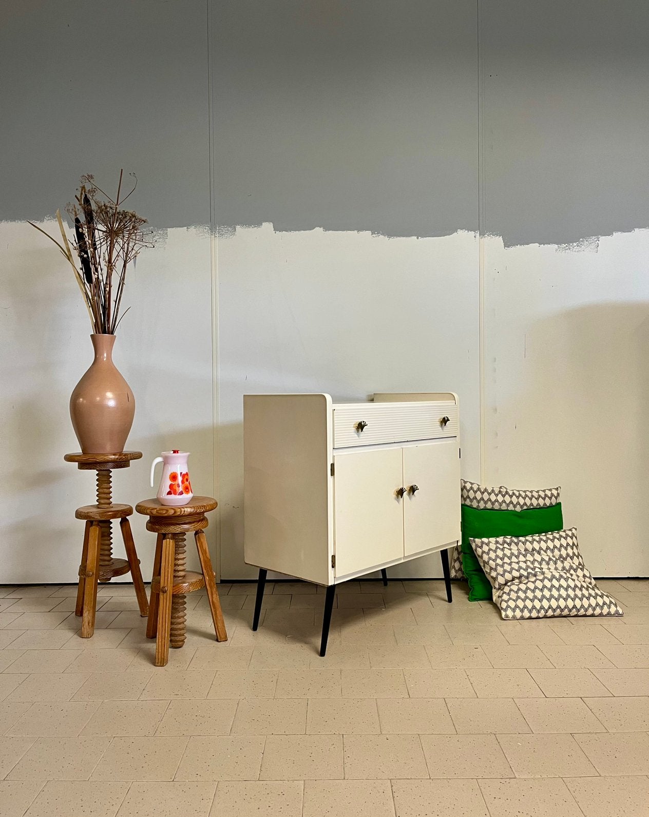 Hoge vintage commode met mooie gouden knoppen, Ophalen, Gebruikt, 50 tot 70 cm, 100 cm of meer
