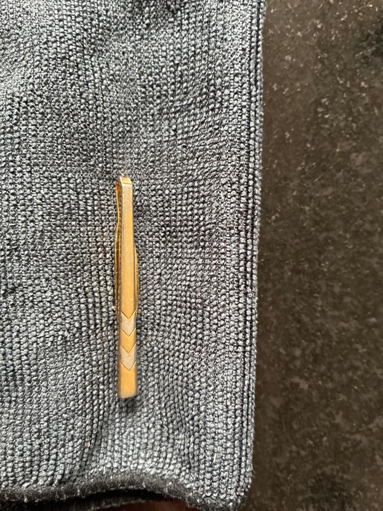 Mooie gouden stropdas speld met patroon, Ophalen of Verzenden, Zo goed als nieuw, Overige kleuren, Met patroon