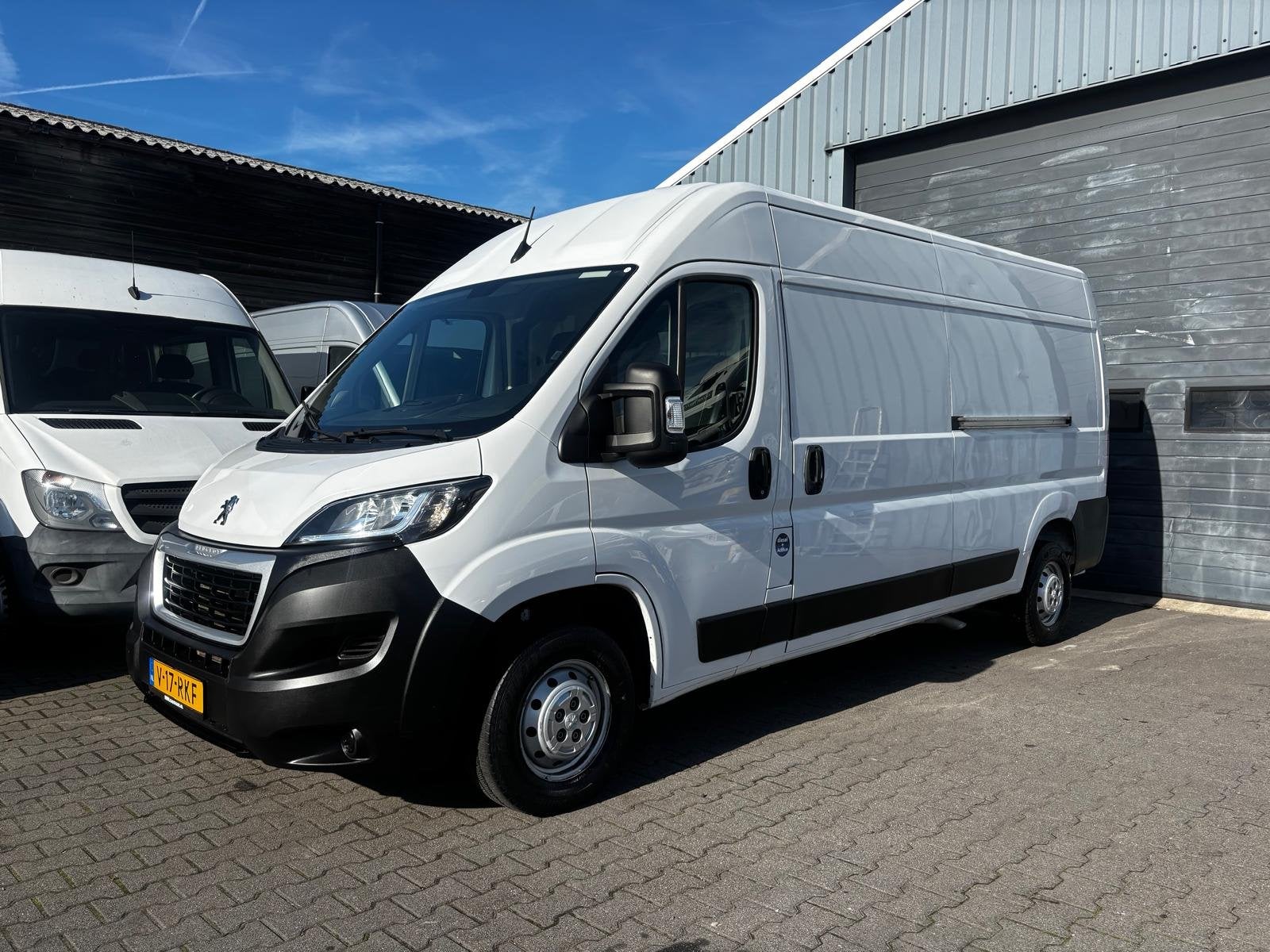 Peugeot Boxer 2.2 BlueHDI L3 H2 Airco Navi 2x Schuifdeur!, Auto's, Voorwielaandrijving, Gebruikt, Euro 6, 4 cilinders