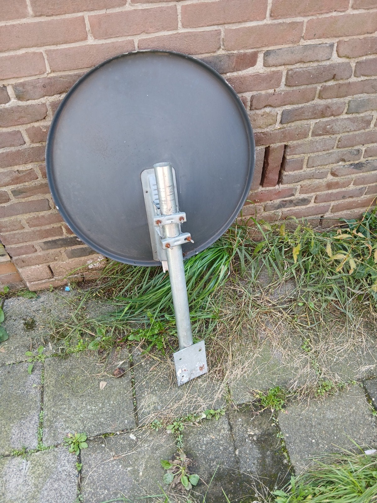 Satelliet-tv-schotel met standaard, Ophalen, Gebruikt, (Schotel)antenne, Overige merken