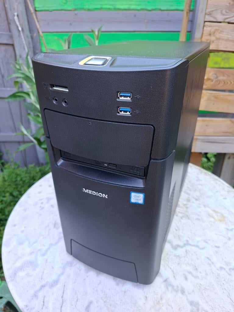 Medion pc kast behuizing leeg, Ophalen