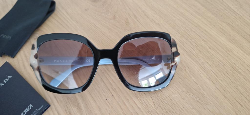 Zonnebril Prada zwart nieuw, Ophalen of Verzenden, Nieuw, Zwart, Prada