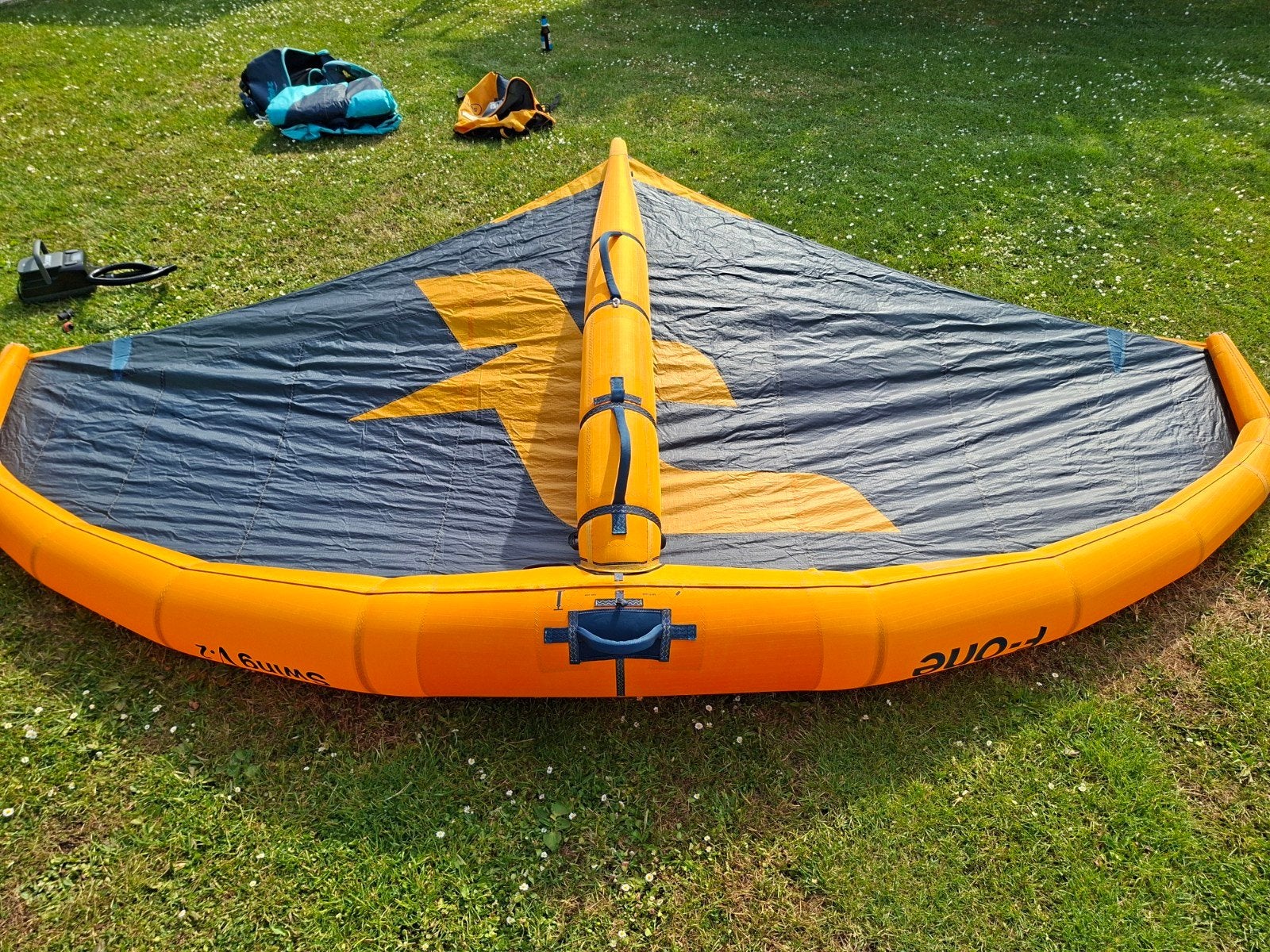 F-One Swing V2 Wingfoil Wing 5.0m - Zo goed als nieuw, Watersport en Boten, Ophalen, Zo goed als nieuw, Overige typen, Met draagtas